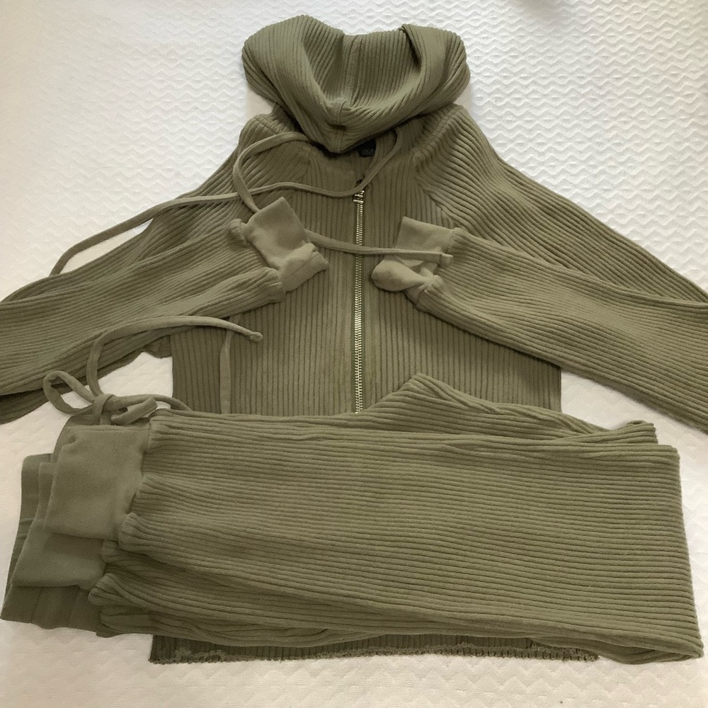 The Range Moss Green Set Hoodie and sweatpants XS (0138)